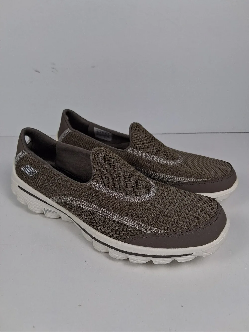 Skechers GOwalk 2 Shoes Womens 8 Taupe Slip-On Walking Lightweight Comfort